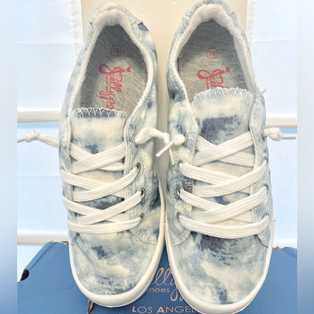 Jellypop Women's Blue and White Tie Dye Look Lace Up Sneakers NWB Size 7